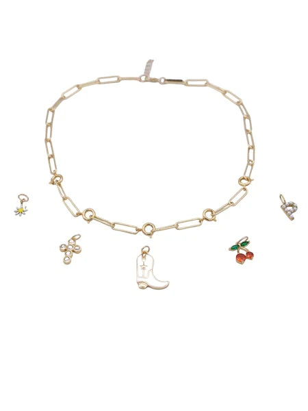 Off The Hook Clasp Necklace