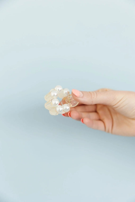 Meg Pearl Hair Clip
