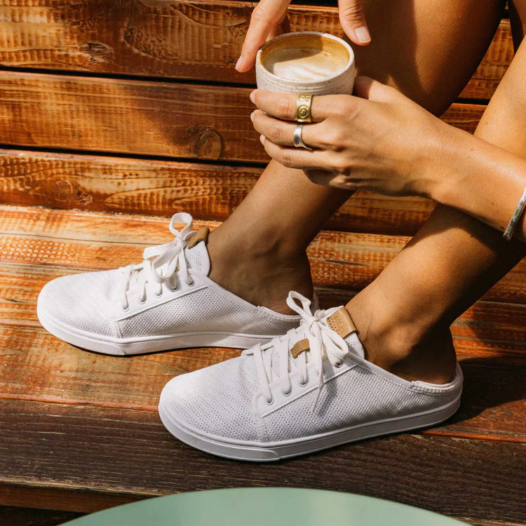 Pehuea White Sneakers