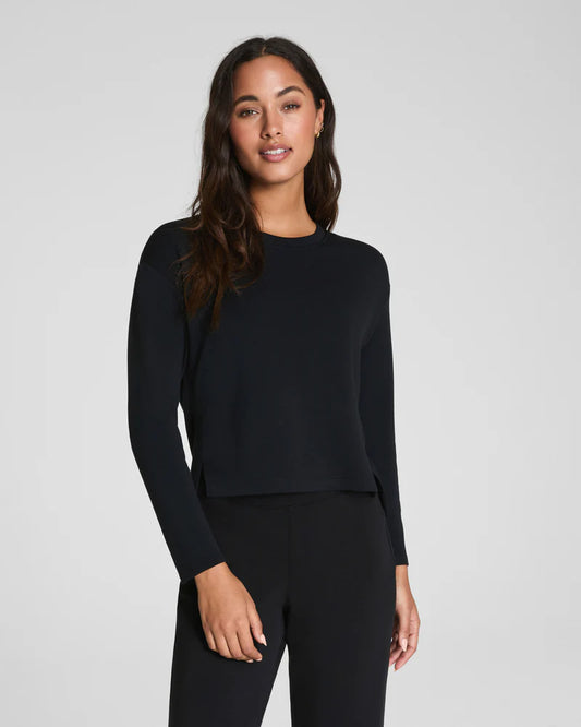 AirEssentials Long Sleeves Side Slit Very Black Top