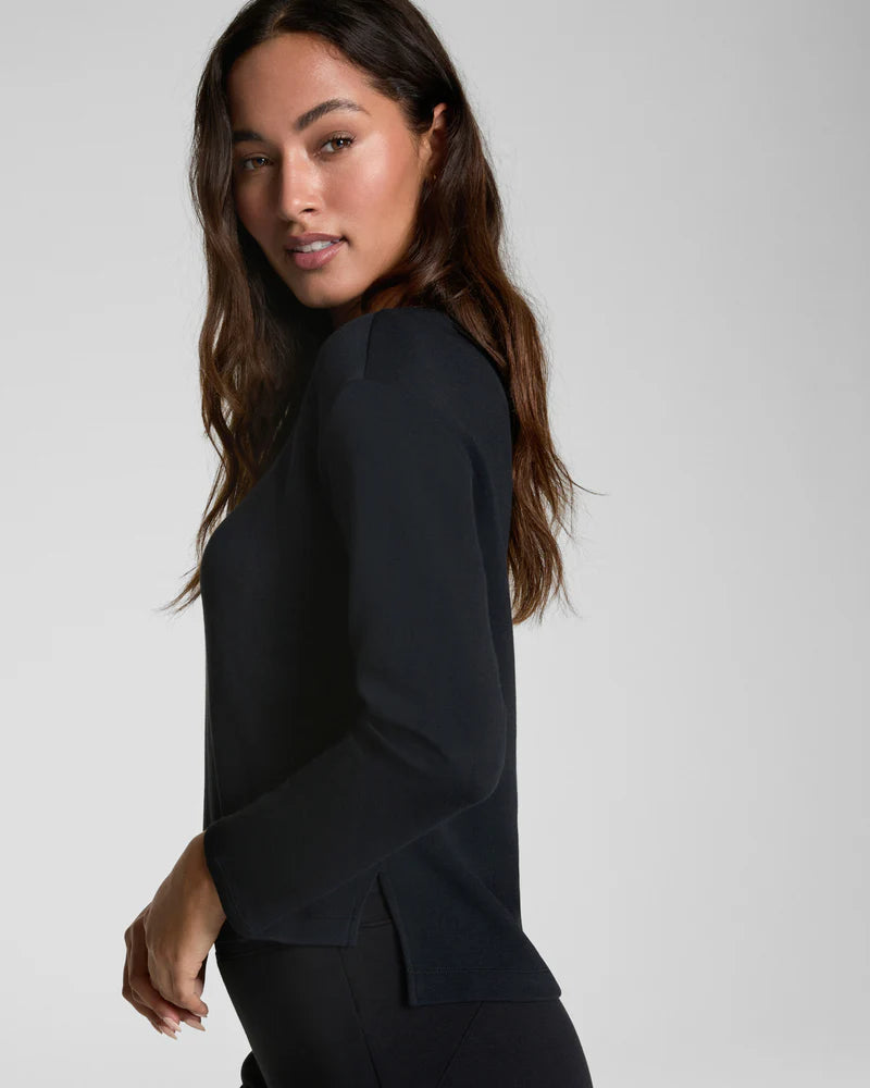 AirEssentials Long Sleeves Side Slit Very Black Top