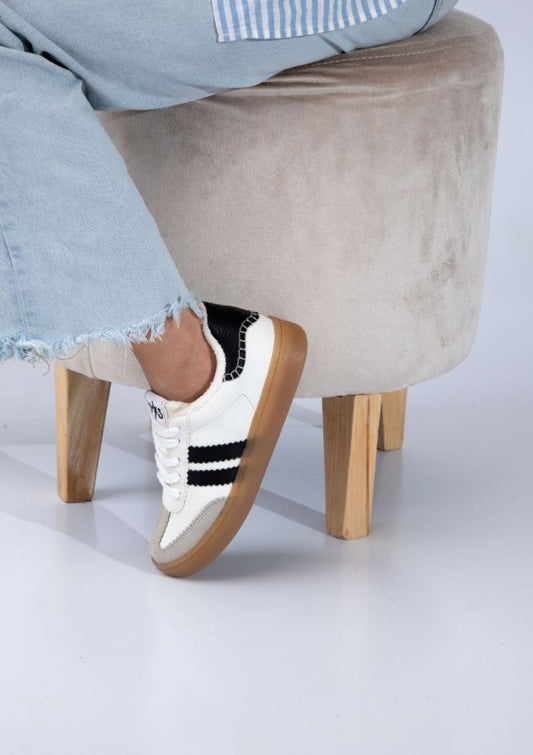 Jessie White/Black Sneakers