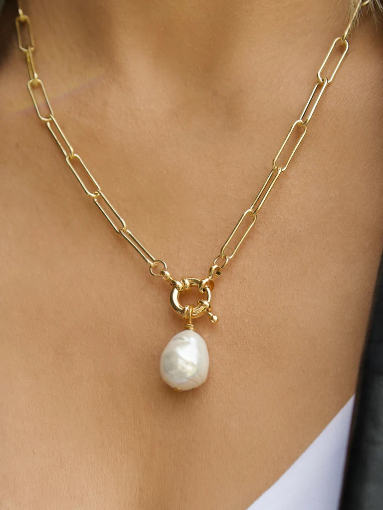Shell Out Necklace