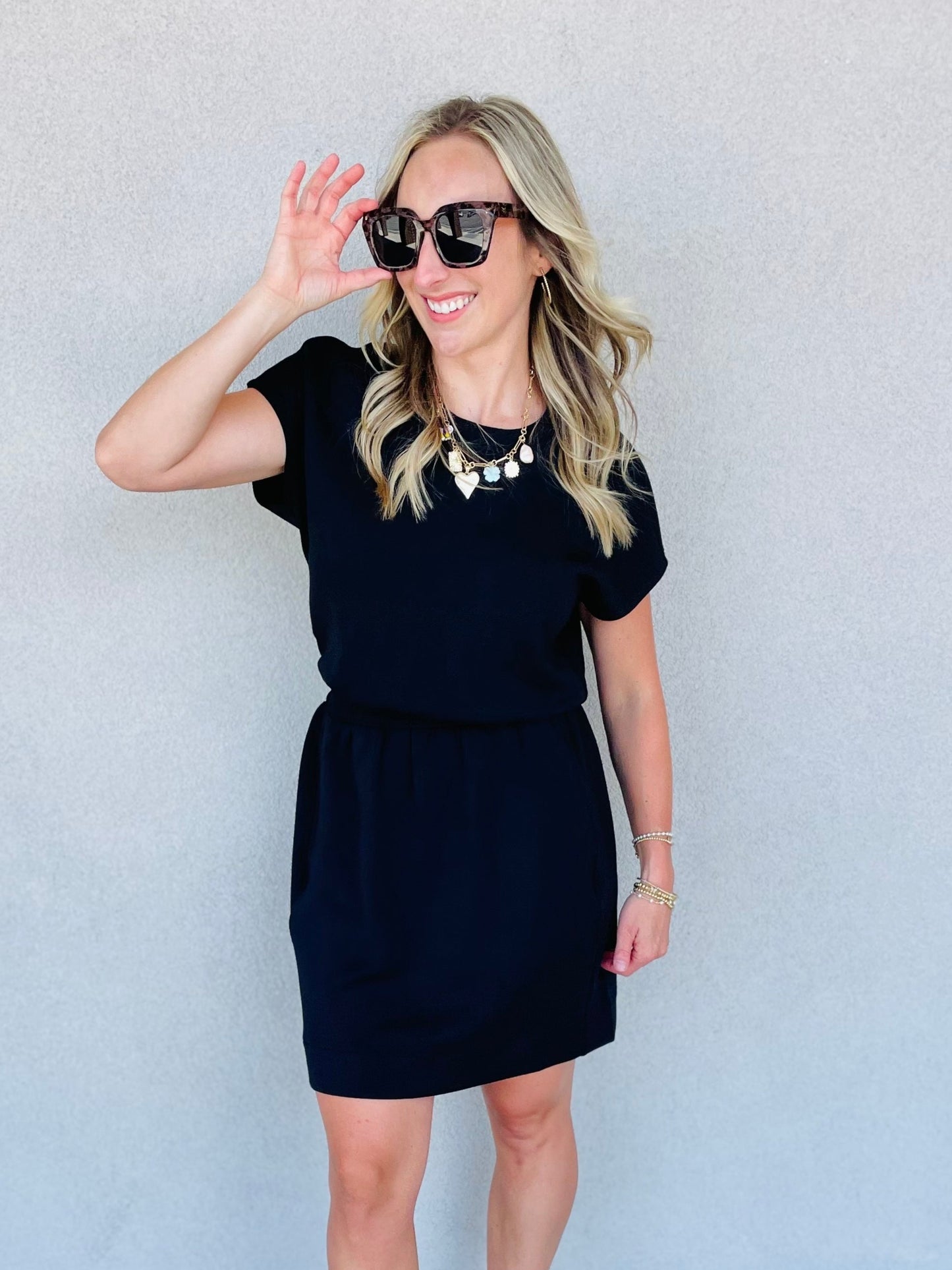 AirEssentials Crew Sweatshirt Black Dress