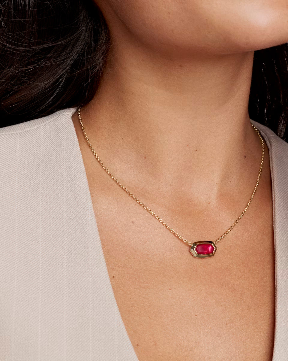 Elisa Bezel Gold Short Pendant Necklace in Carmine Red Illusion