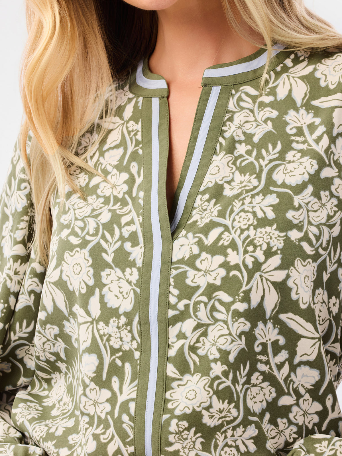 Naomi Painted Trillium Top in Olive