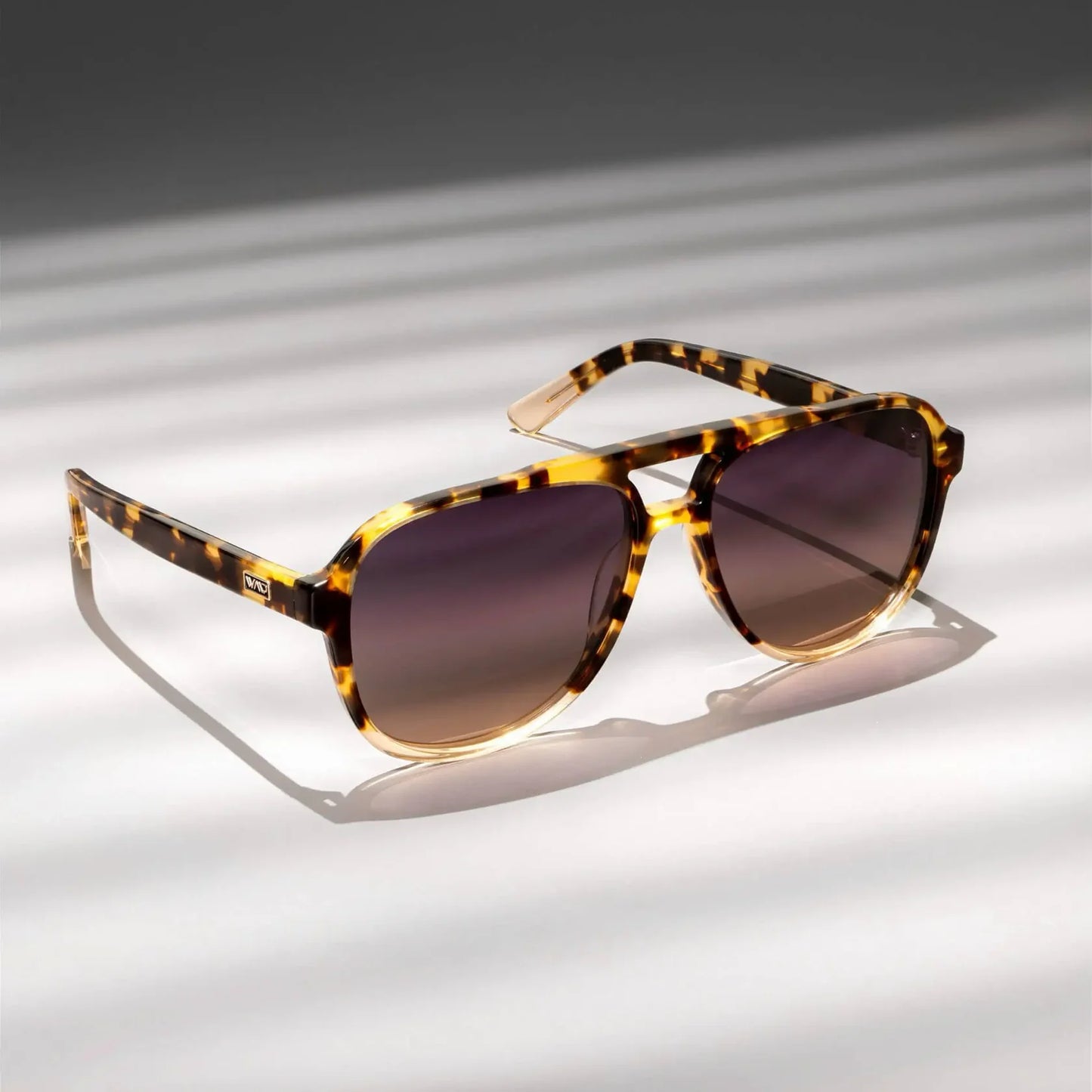 Indie Tortoise Clear / Gradient Sunset Lens Polarized Sunglasses