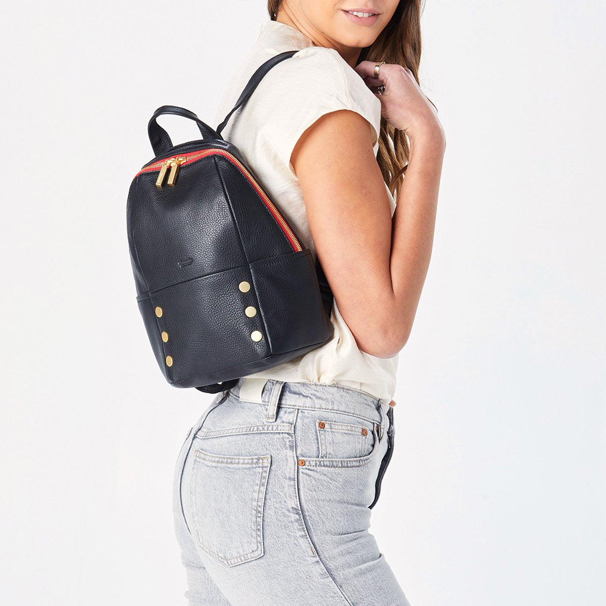 Hunter Medium Black Backpack