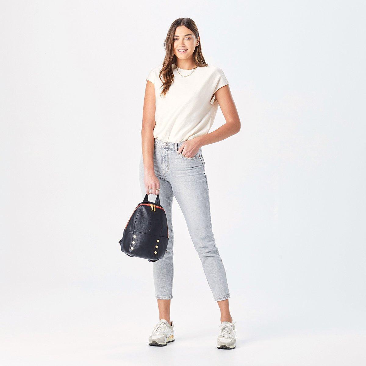 Hunter Medium Black Backpack
