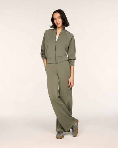 Airessentials Pintuck Wide Leg Pant in Herb