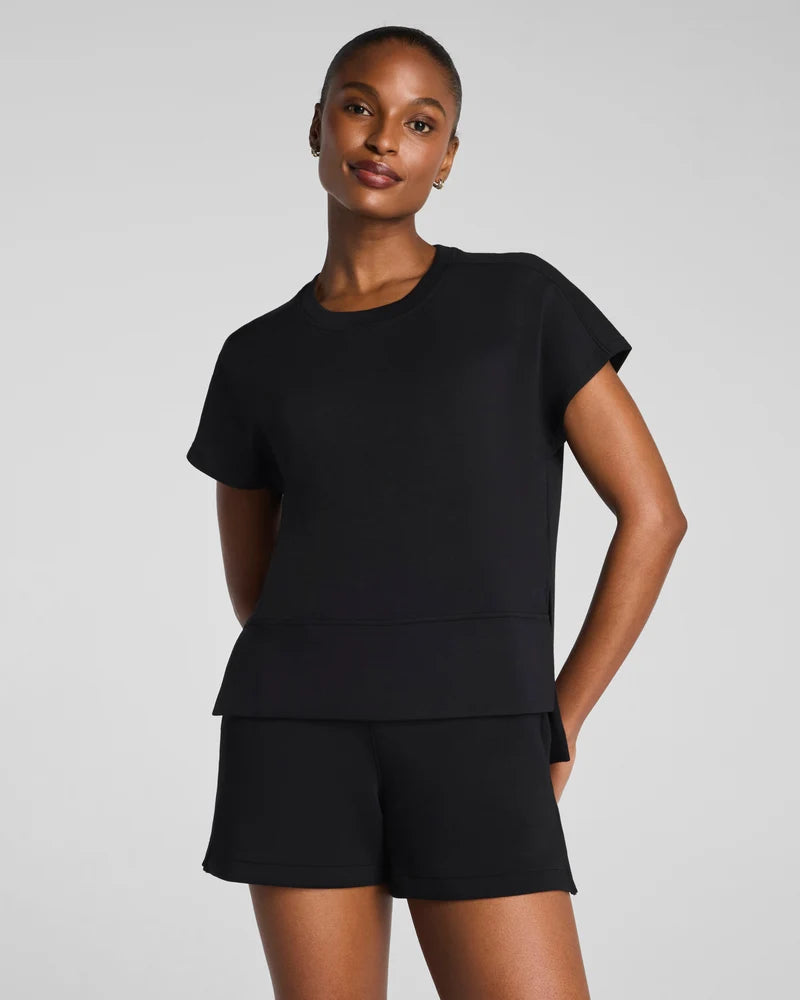 AirEssentials Crewneck Very Black Tee