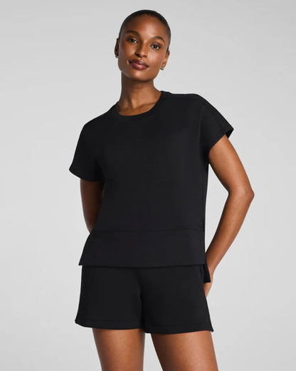 AirEssentials Crewneck Very Black Tee