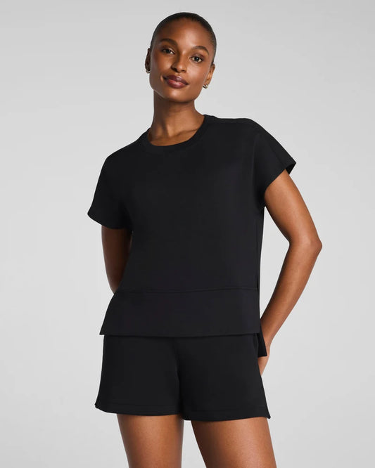 AirEssentials Crewneck Very Black Tee