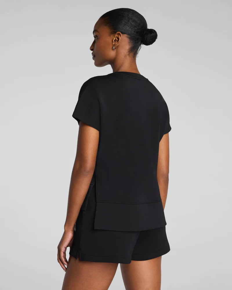 AirEssentials Crewneck Very Black Tee