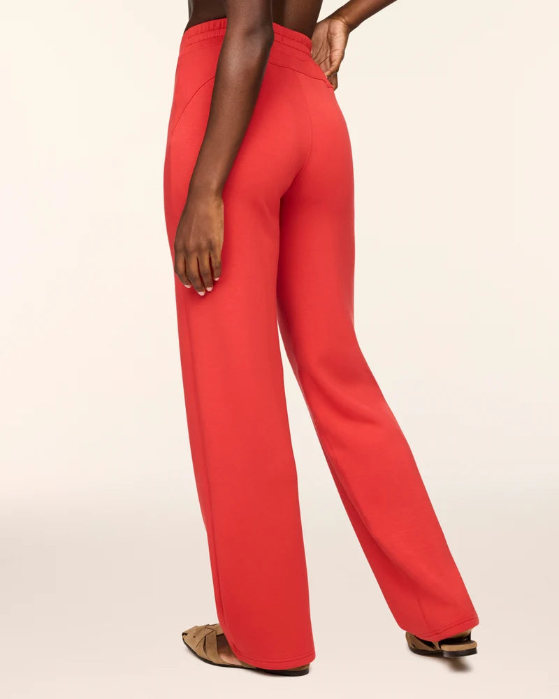 AirEssentials Straight Leg Lip Stain Pant