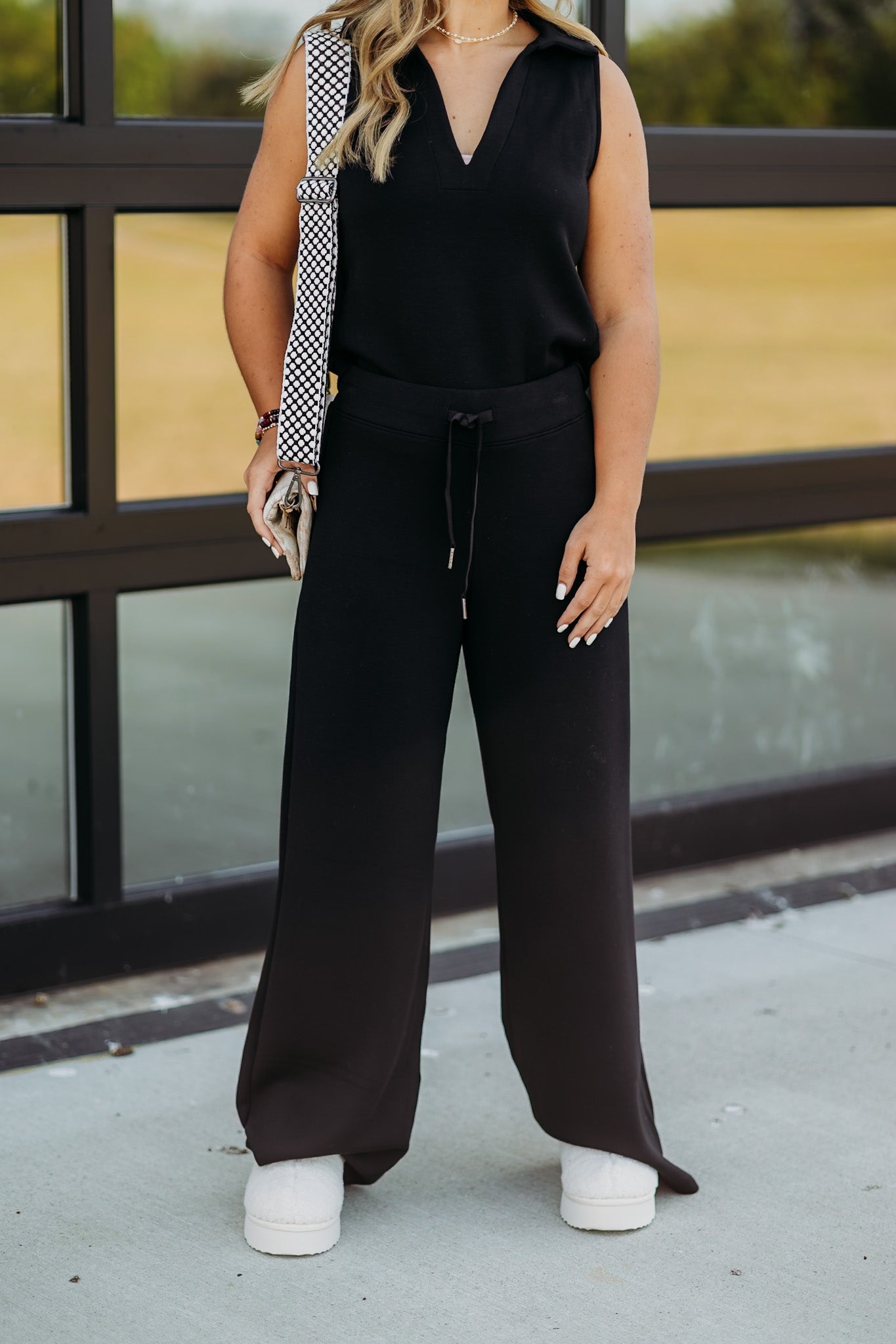 AirEssentials Very Black Wide Leg Pant