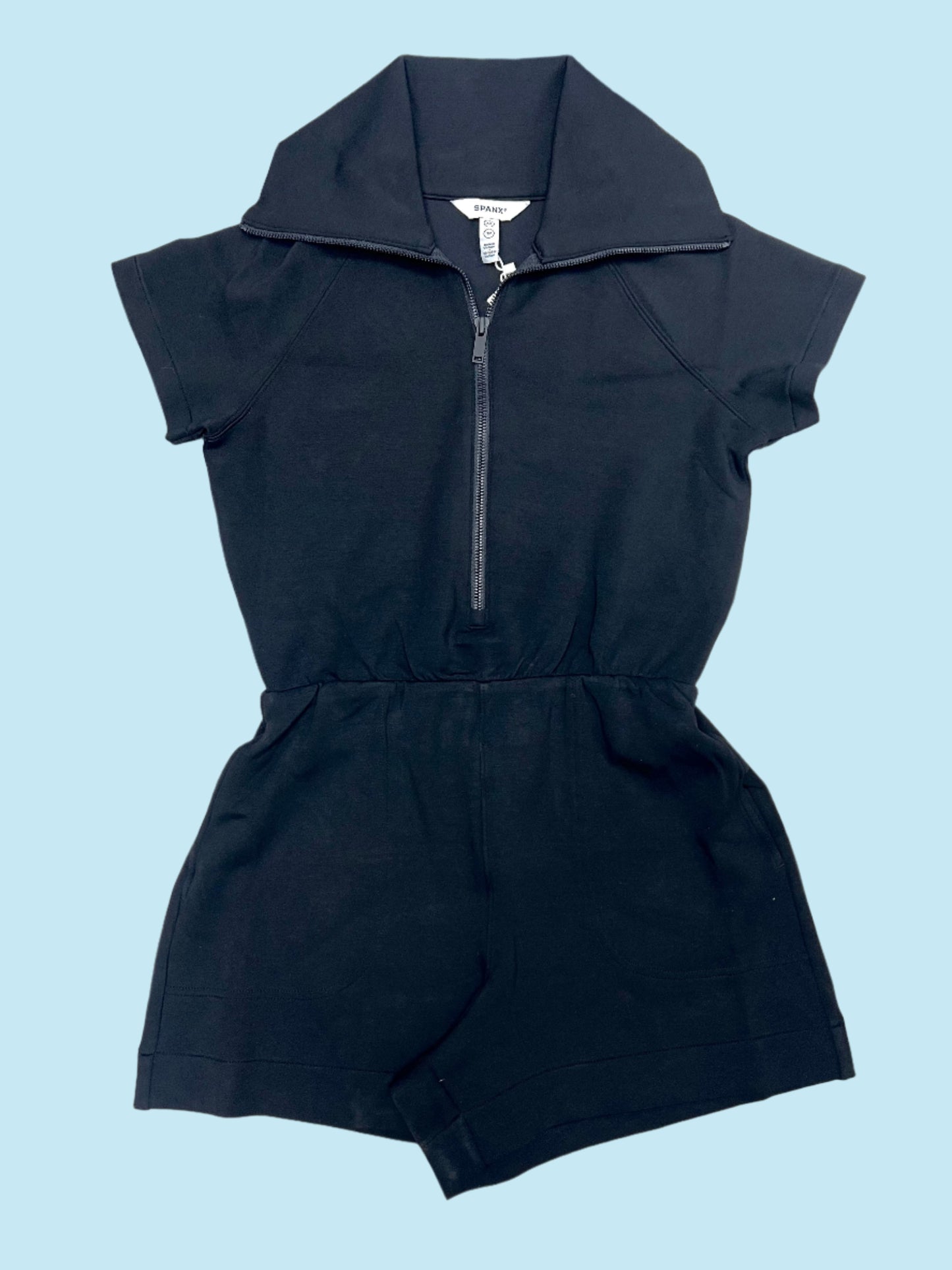 AirEssentials Half Zip Very Black Romper