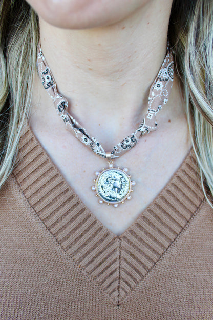 Quick Moves Scarf Necklace