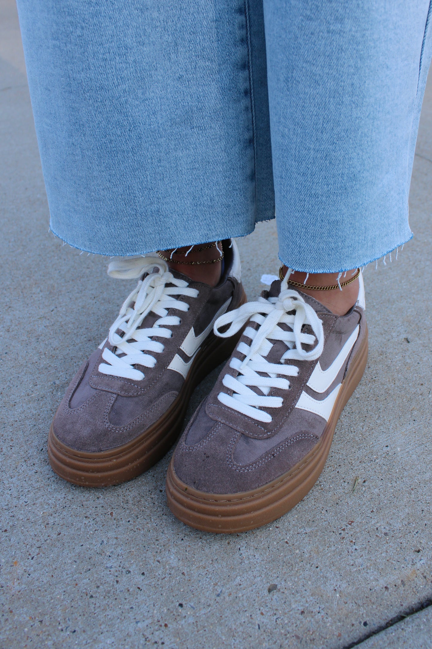 Dodge Taupe Multi Sneakers