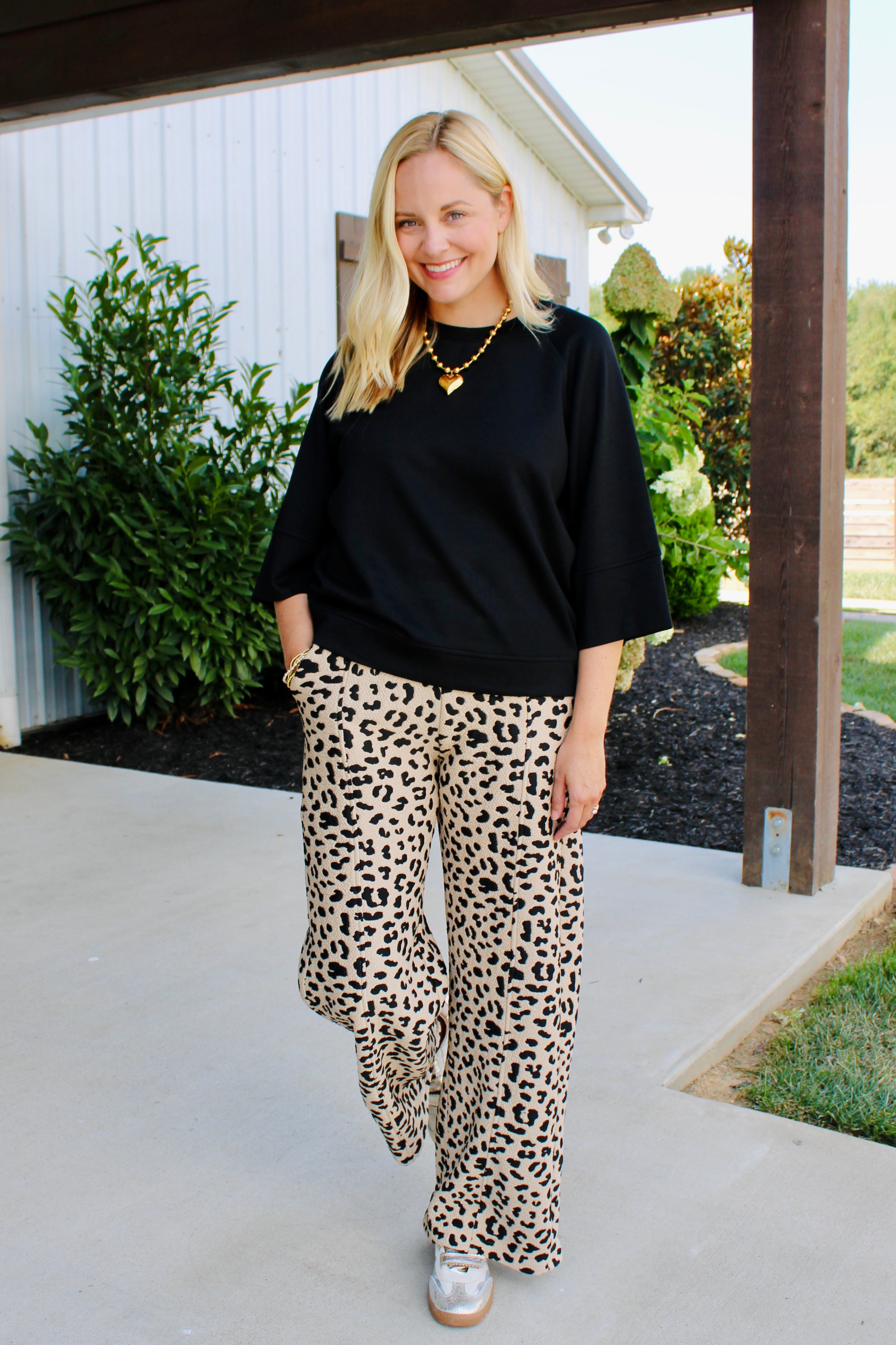 Classic Simplicity Black Top – Ribbon Chix
