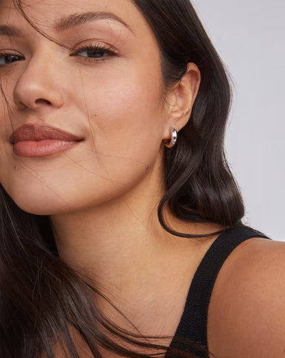 Mikki Metal Huggie Earrings in Silver