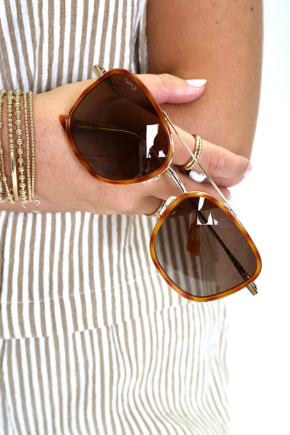 Gia Sunset Tortoise / Gradient Brown Lens Polarized Sunglasses