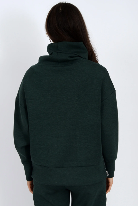 Fillana Mel Pine Mel Pullover Top