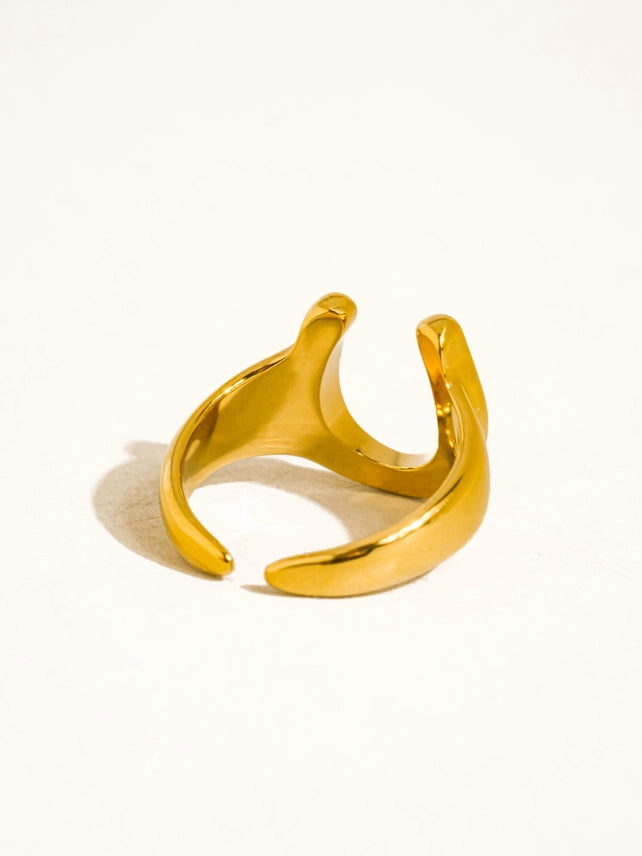 Rovanic Horse Shoe Ring