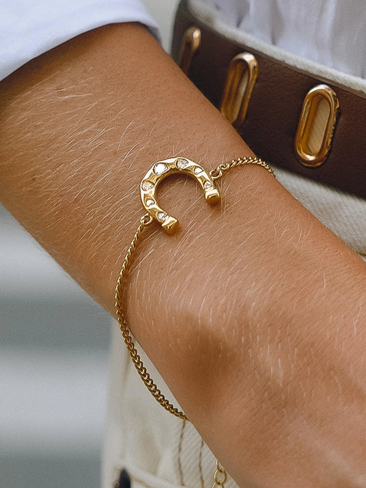 Tundra Crystal Horseshoe Chain Bracelet