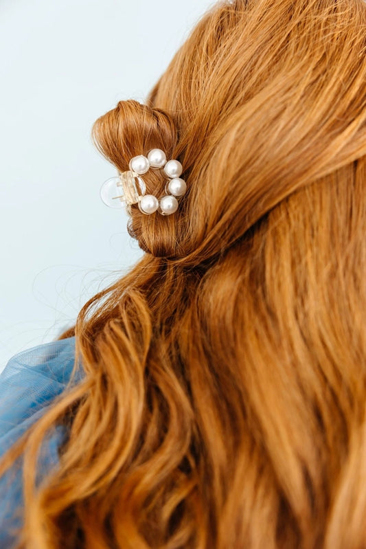 Meg Pearl Hair Clip