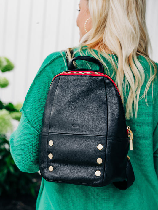 Hunter Medium Black Backpack