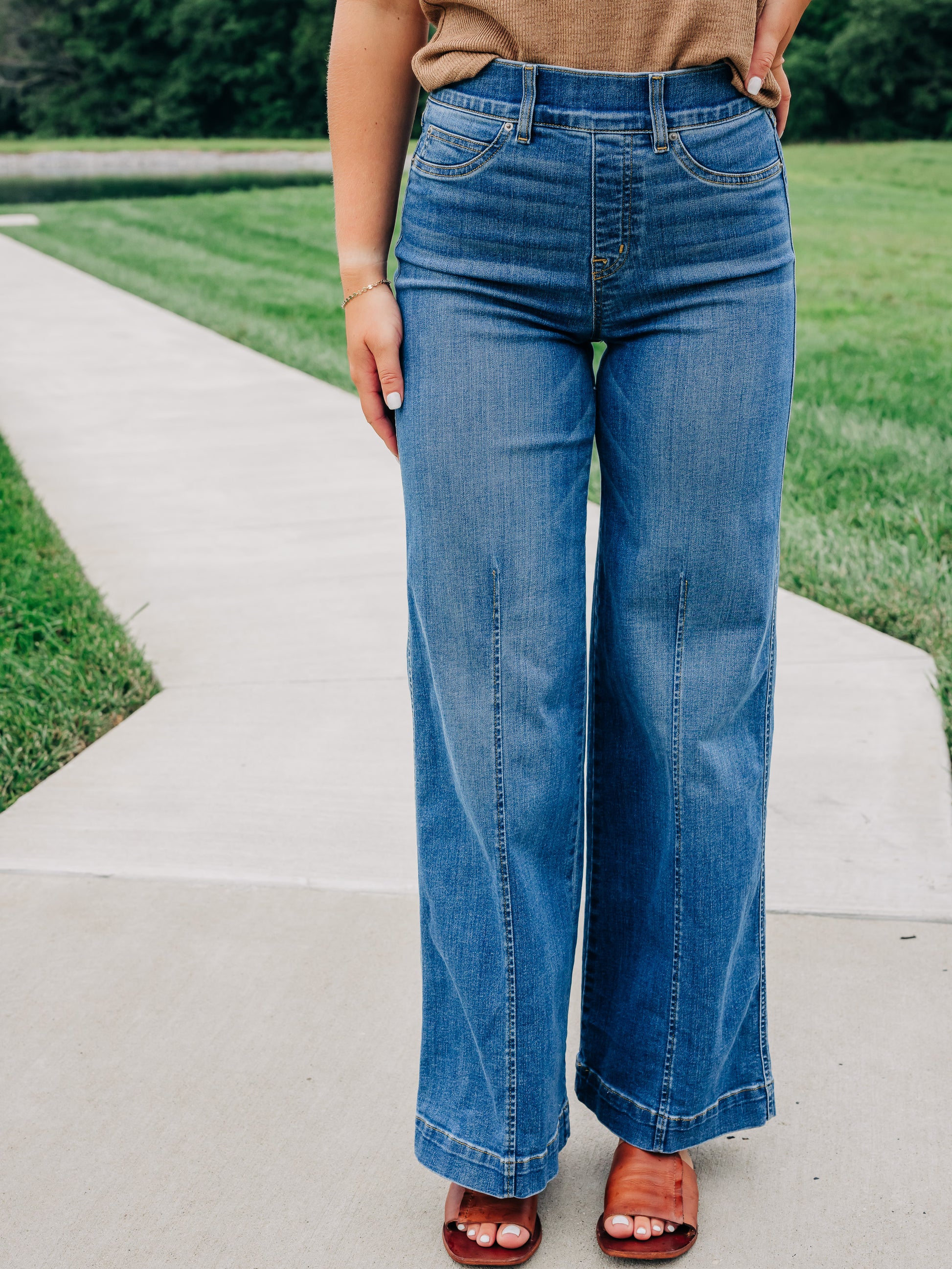 Seamed Front Wide Leg Jeans