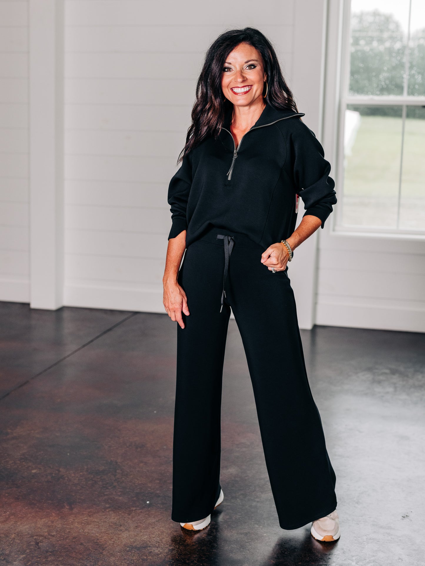AirEssentials Very Black Wide Leg Pant