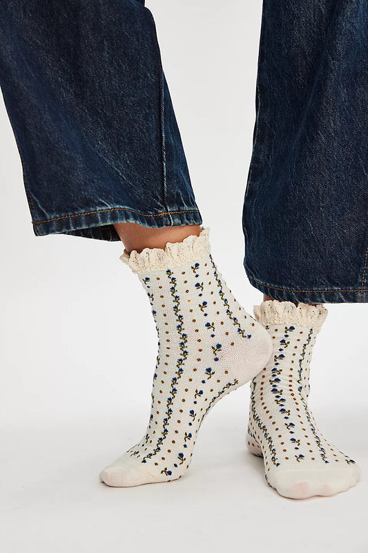 Rosebud Waffle Knit Ivory Ankle Socks