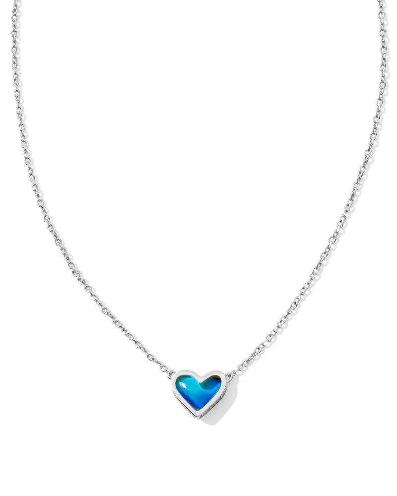 Framed Ari Heart Silver Short Pendant Necklace in Mood Stone