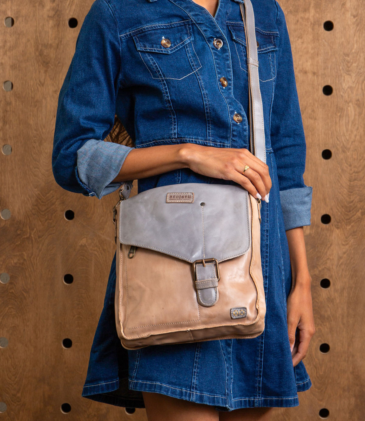 Venice Beach Oats Icicle Rustic Crossbody