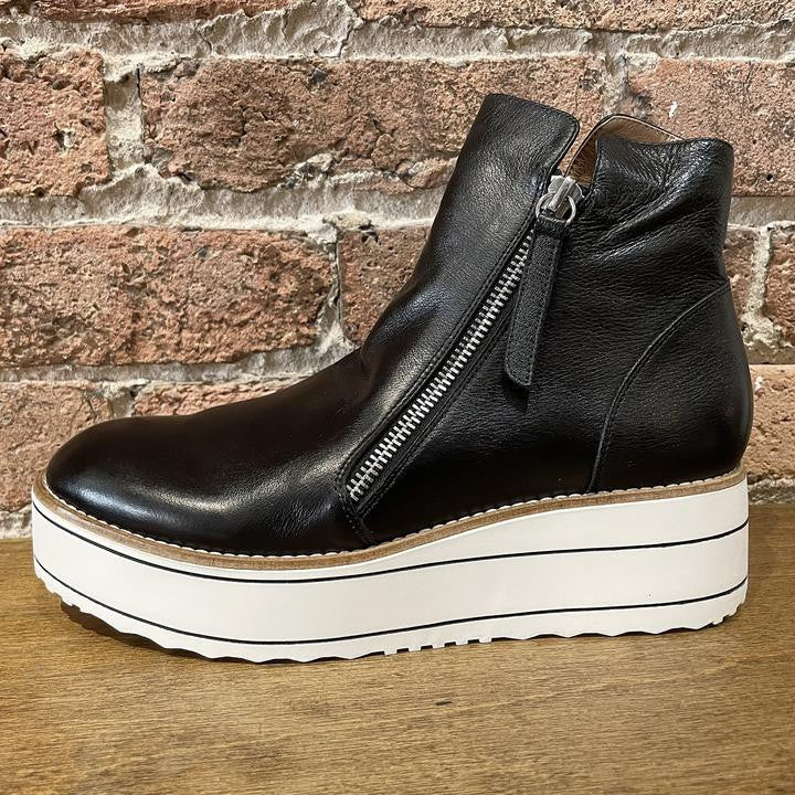 Nene Zip Black Boots