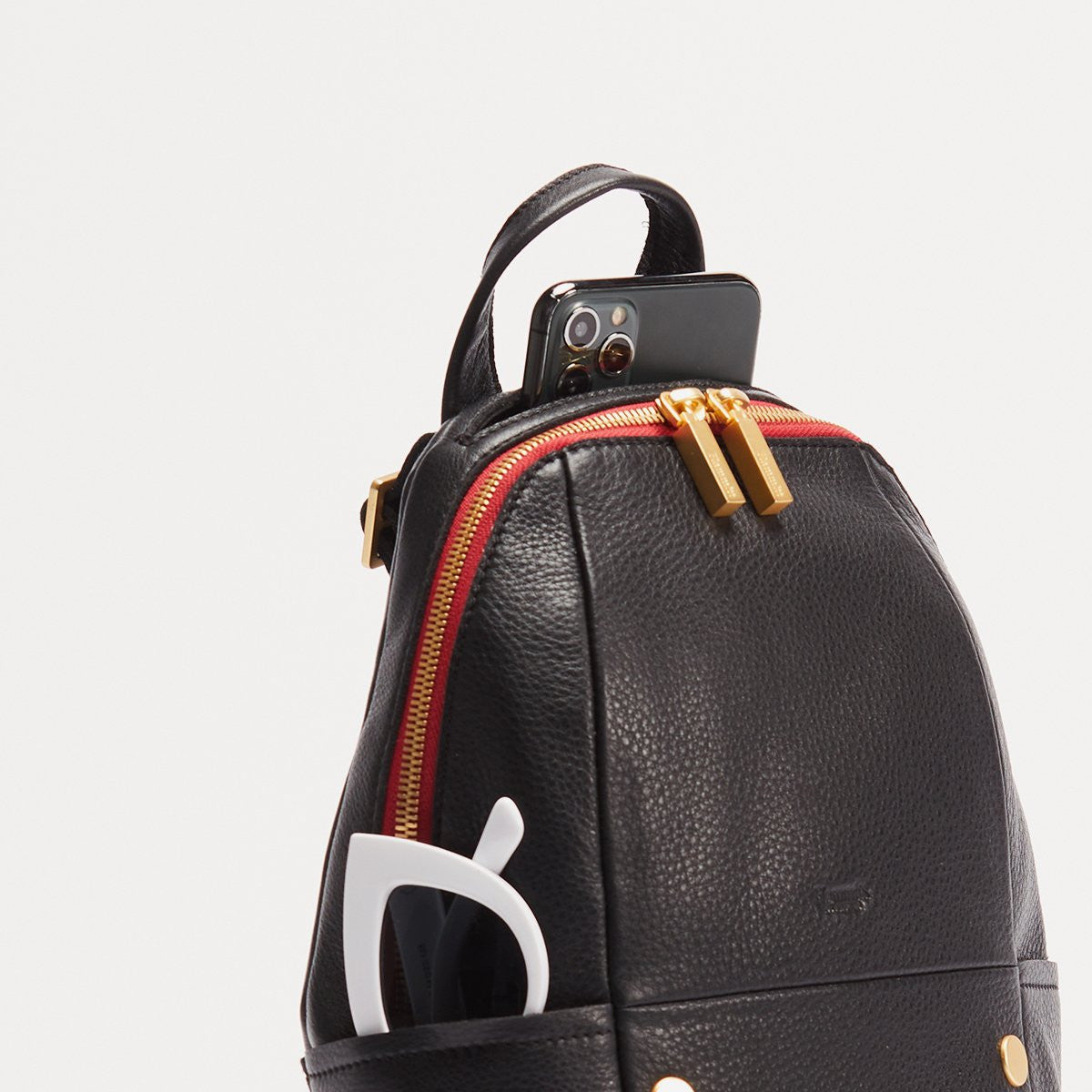 Hunter Medium Black Backpack